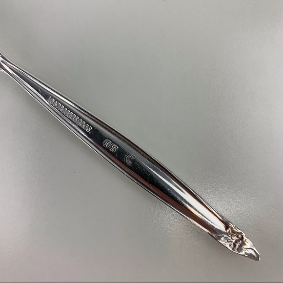 2/$20 1847 Rogers Bros. IS 1965 Vintage Silver Plate Garland Pattern Teaspoon - Picture 8 of 12